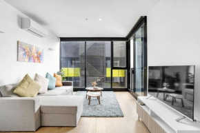 ErgoModern NorthMelbourne Apt w balcony pool gym